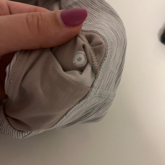 Lululemon sports bra - Picture 3 of 3